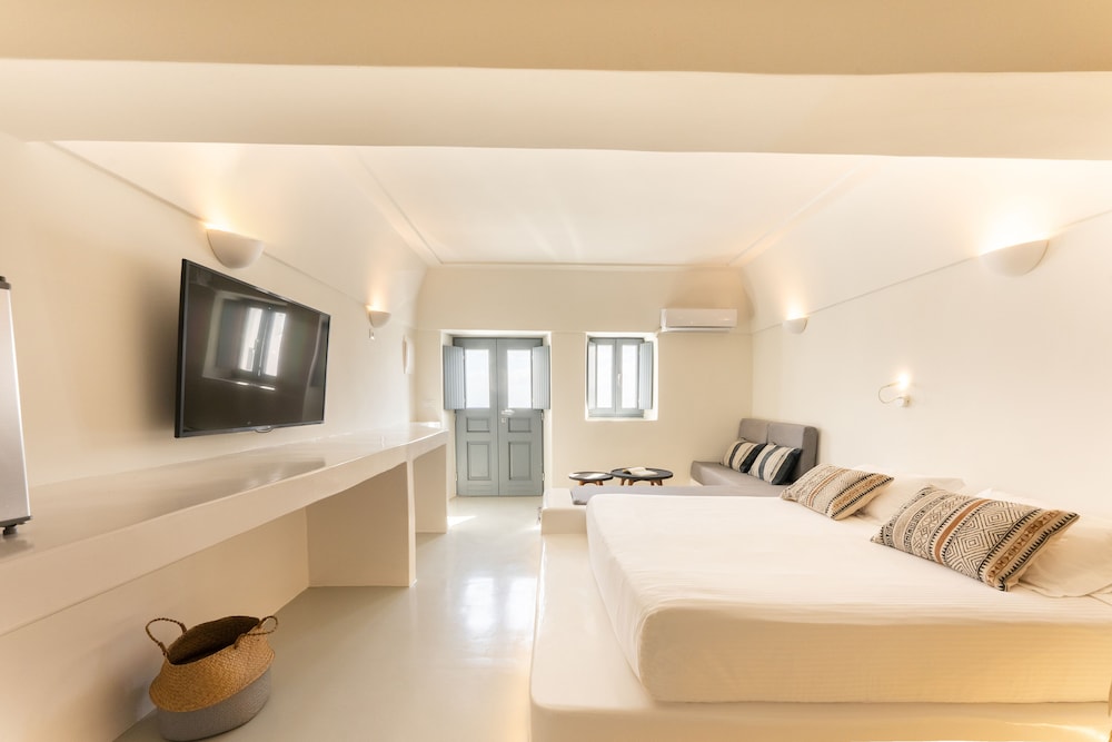 Cilon Suites Santorini 5/50
