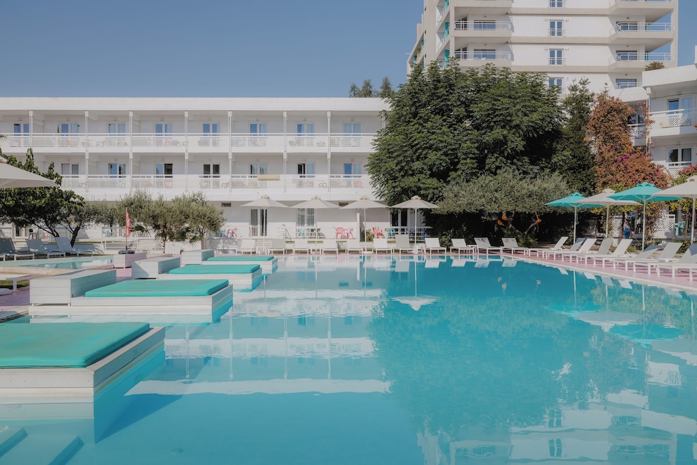 Marathon Beach Resort 10/72