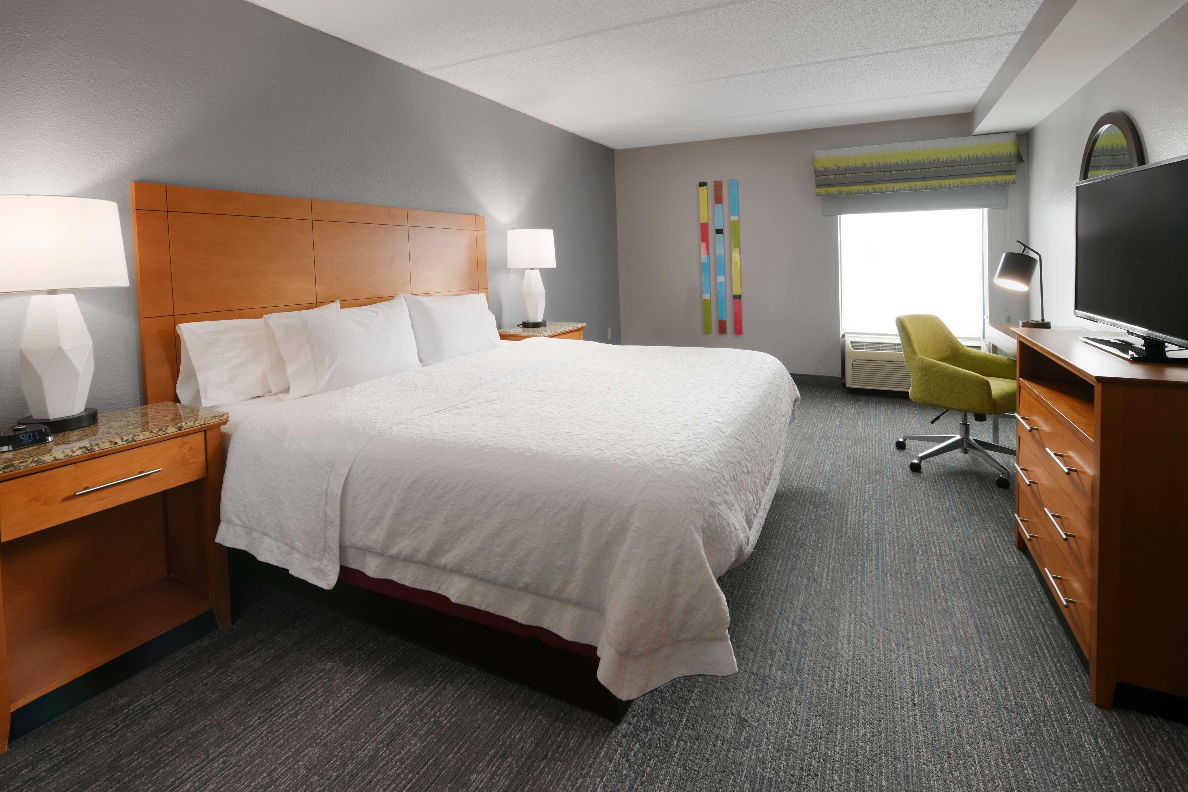 1 BEDROOM, SUITE, KING BED, SOFA