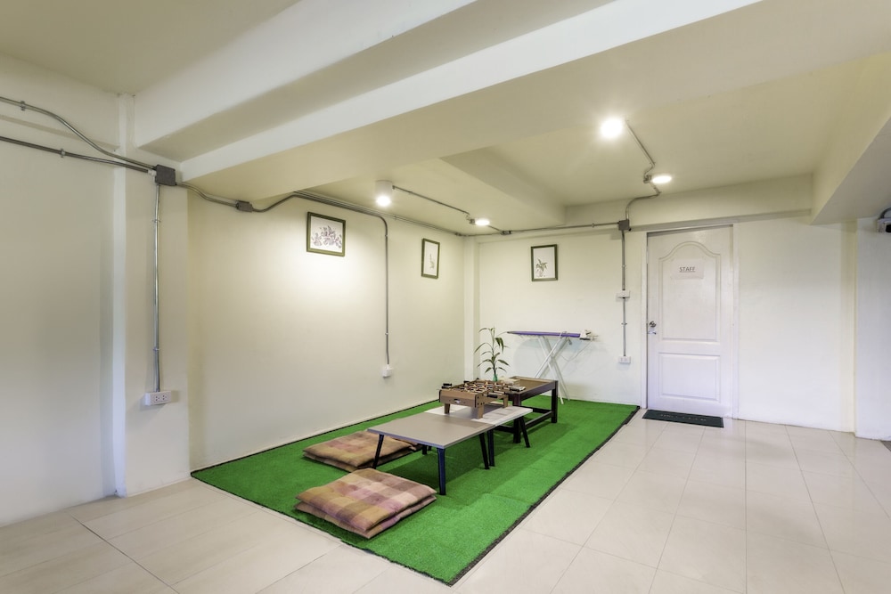 OYO 928 Leaf Hostel 27/55