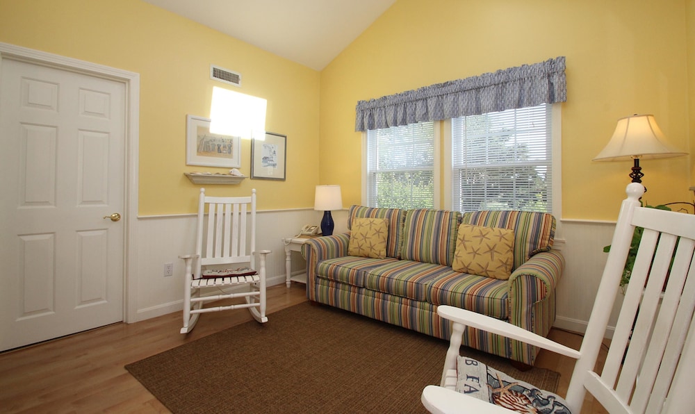 Colonial Acres Resort 27/53