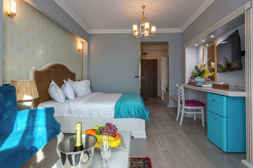 غرفة بريميوم بسرير كوين، PHOENICIA EXPRESS HOTEL 6/10