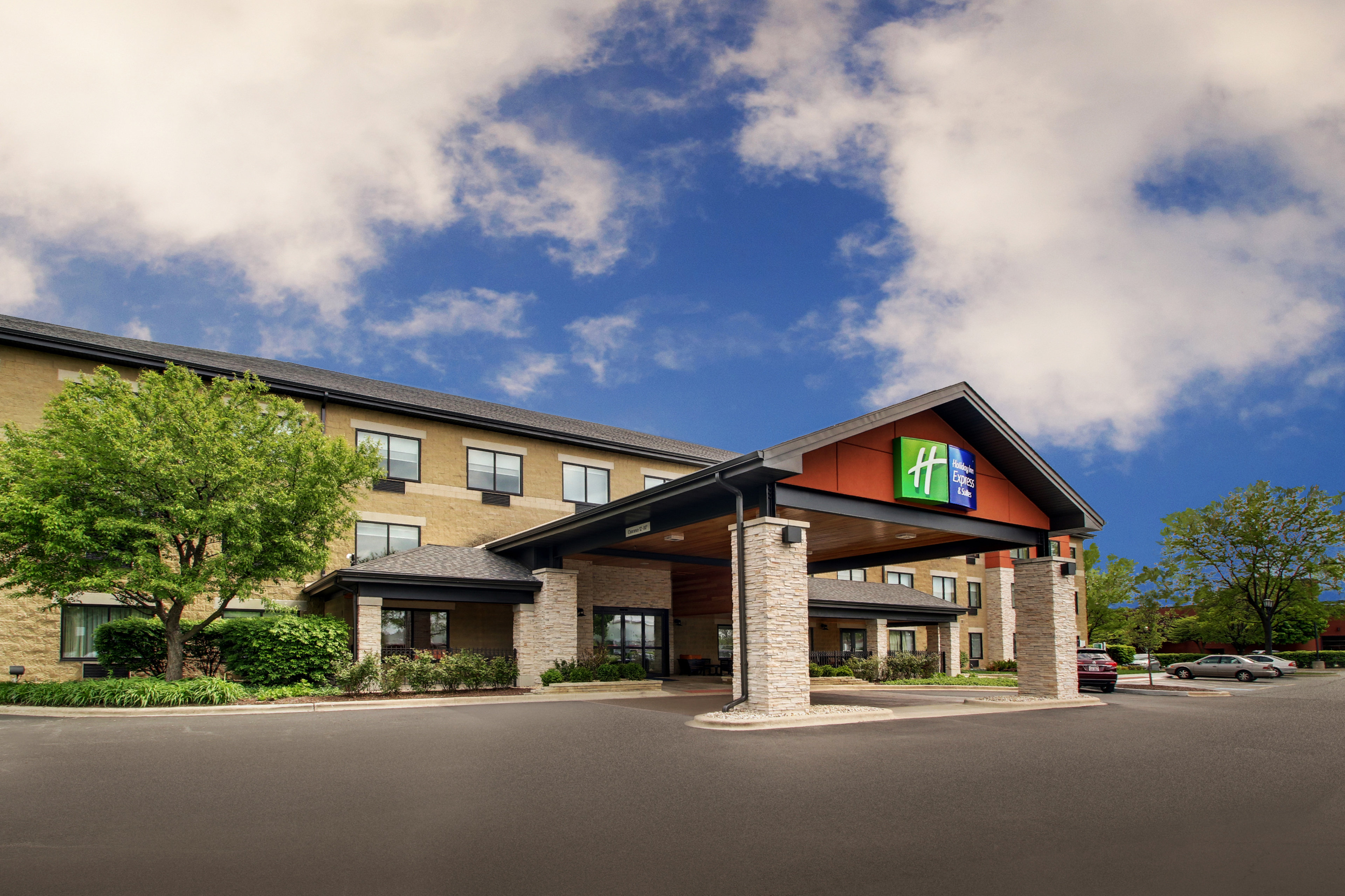 Holiday Inn Express & Suites AURORA NAPERVILLE 4/41