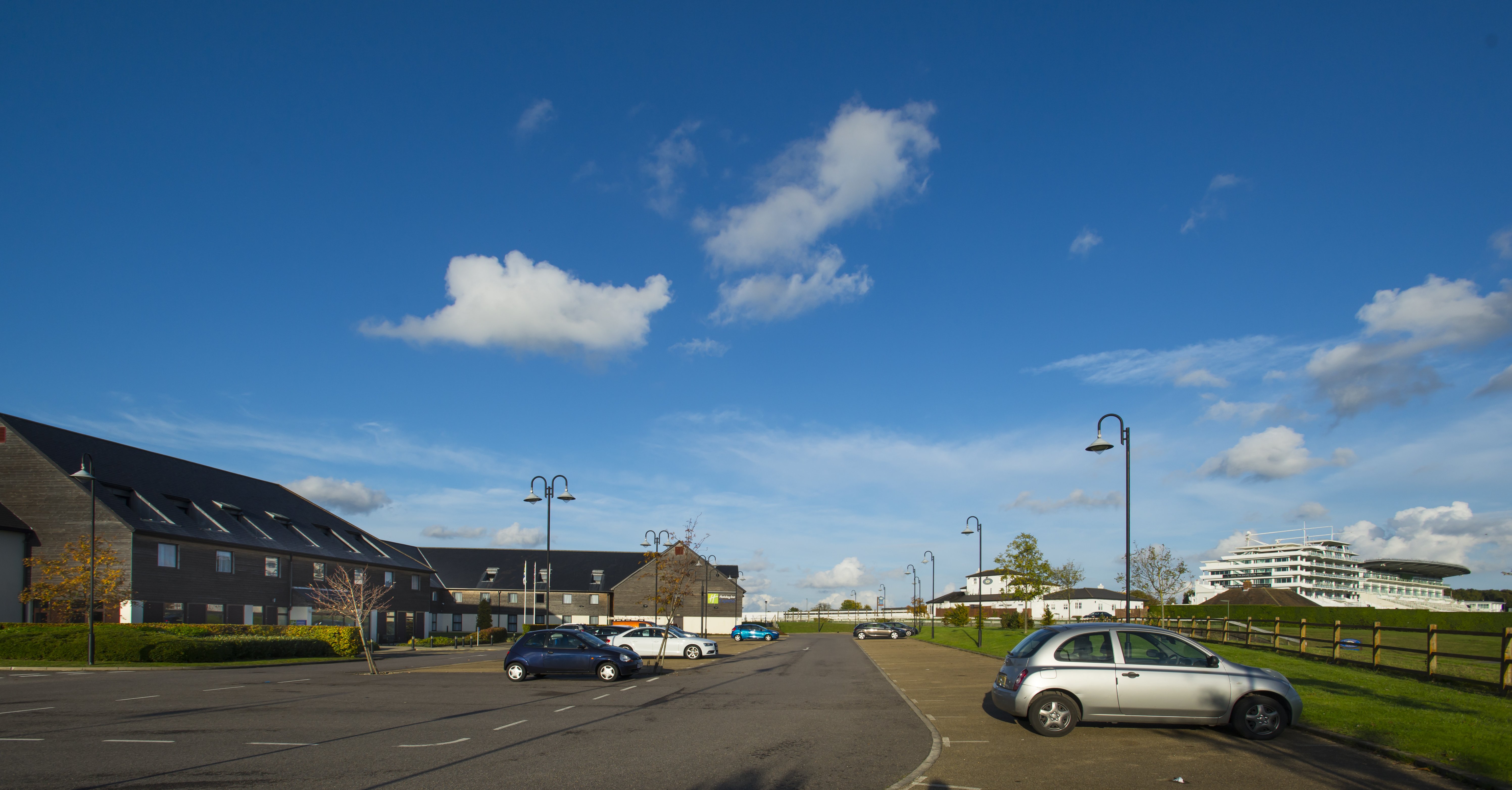 Holiday Inn Express London Epsom Downs 62/69