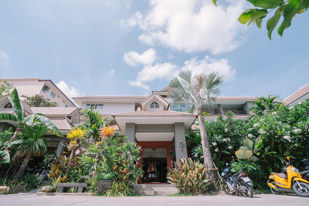 THE OPIUM SERVICED APARTMENT AND HOTEL 1/50