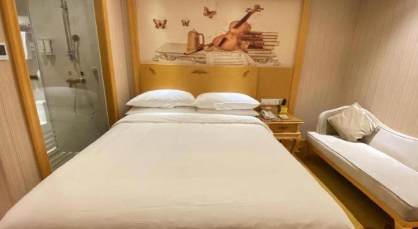 Vienna Hotel (Shenzhen Qinghu Metro Station) 32/54