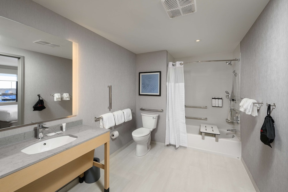Hyatt Place Albany 28/29