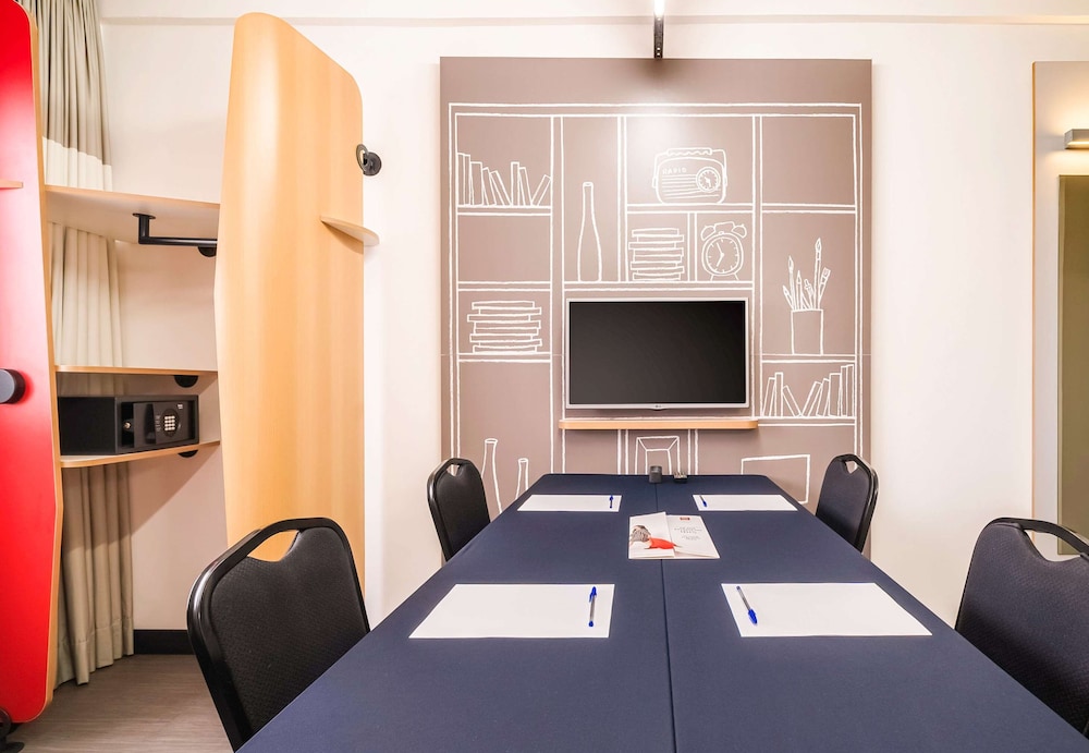 Ibis Taubate 52/55