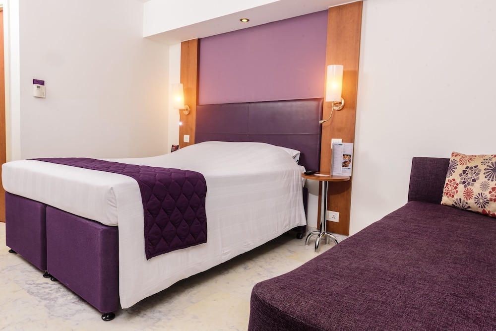 CASPIA HOTEL NEW DELHI SHALIMAR BAGH 23/67