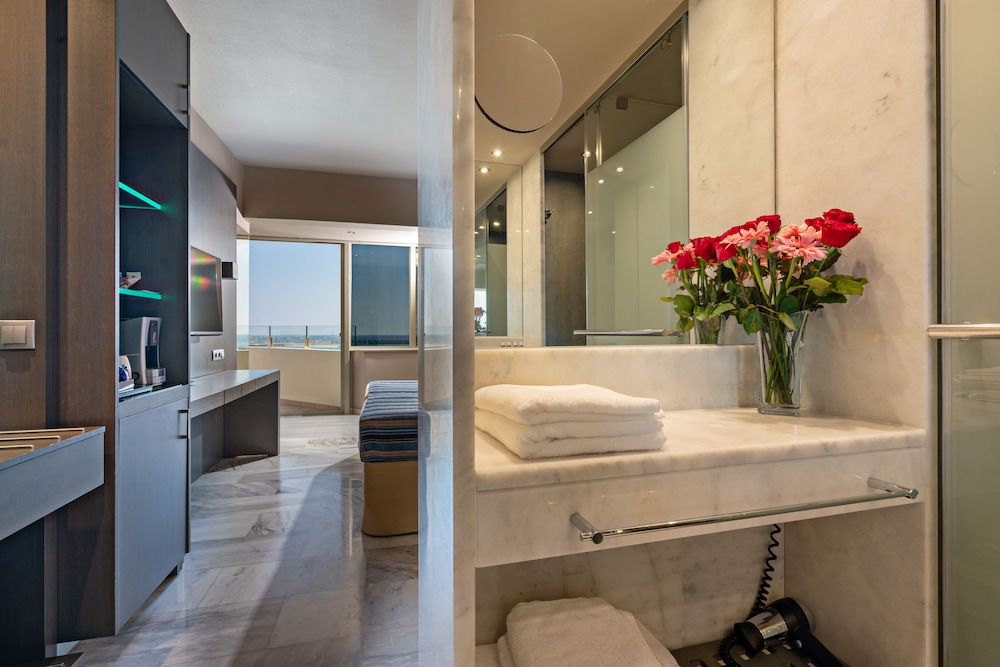 Kyma Suites Beach Hotel 7/50