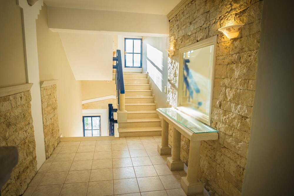 Parthenis Hotel & Suites 25/50
