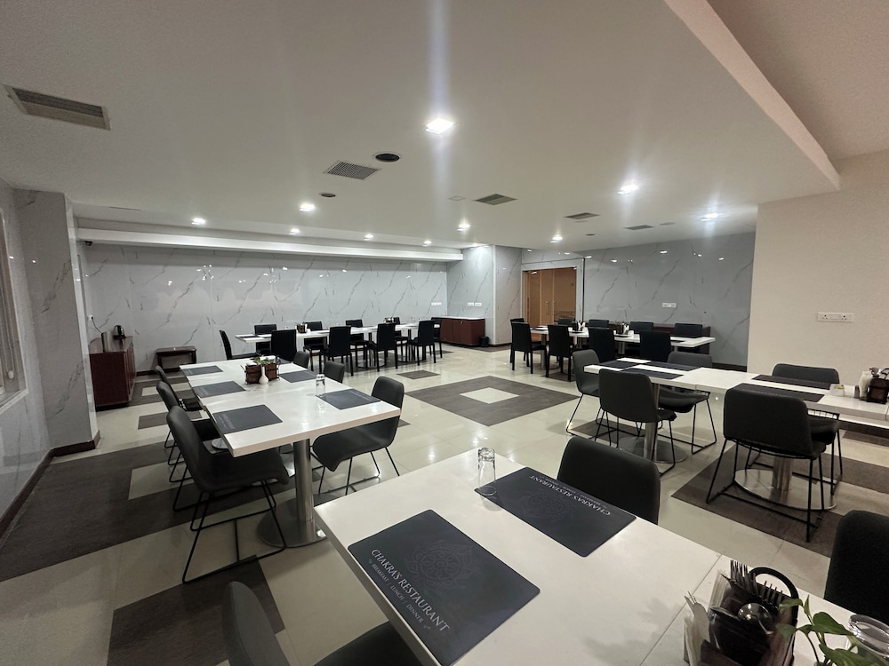 OYO Premium Madurai Fatima College 18/20