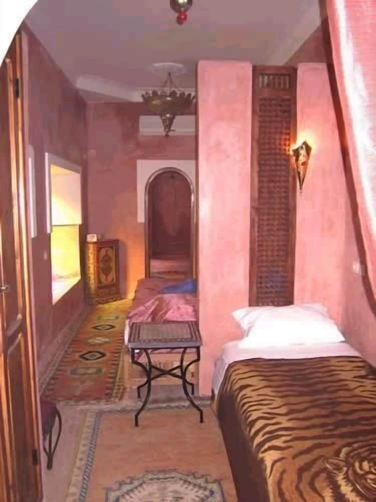 LA MAISON NOMADE 25/77