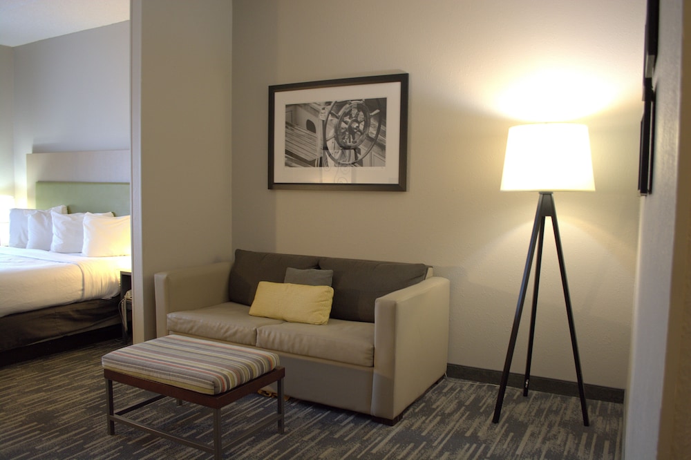 Country Inn and Suites by Radisson, Port Clinton, OH 12/24