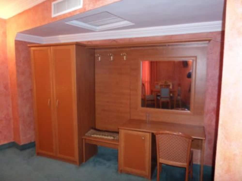 Hotel Zidane 45/48