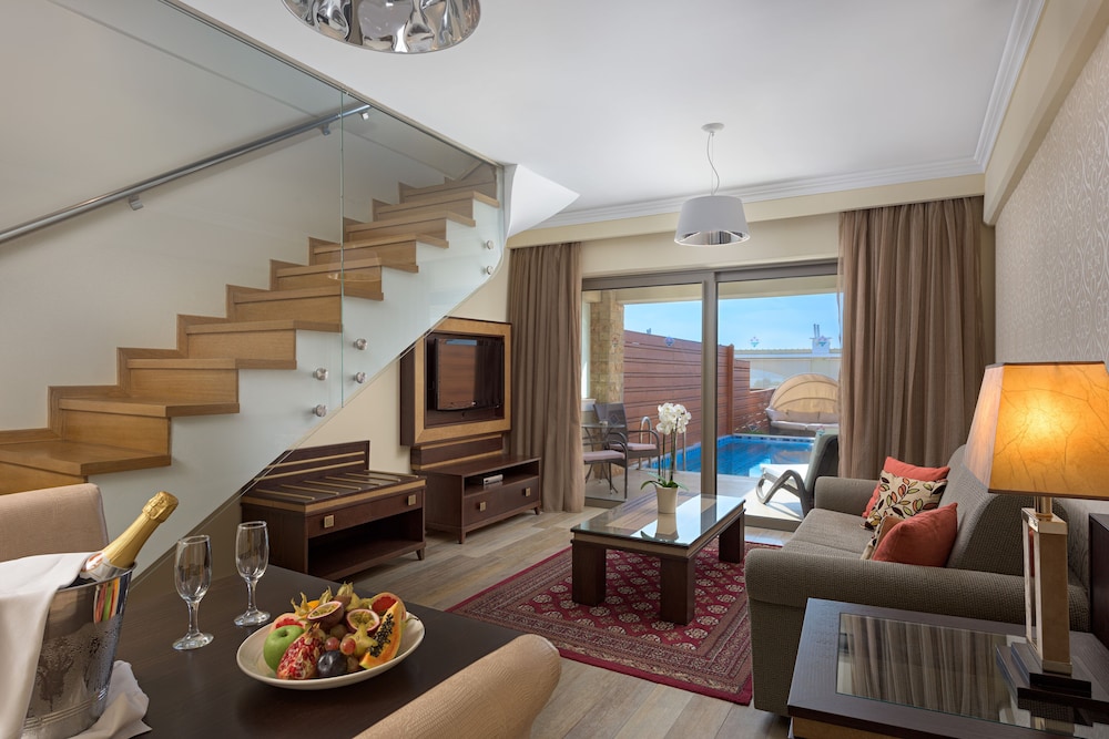 La Marquise Luxury Resort Complex 43/71