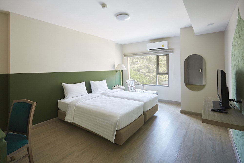 56 Surawong Hotel Bangkok 20/66