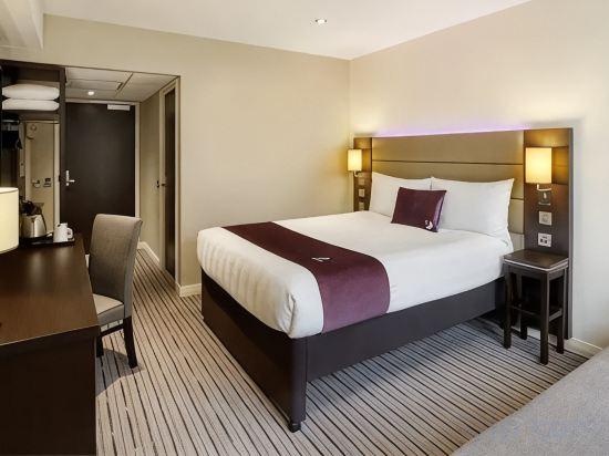 Premier Inn Wigan (M6 J25) 17/37