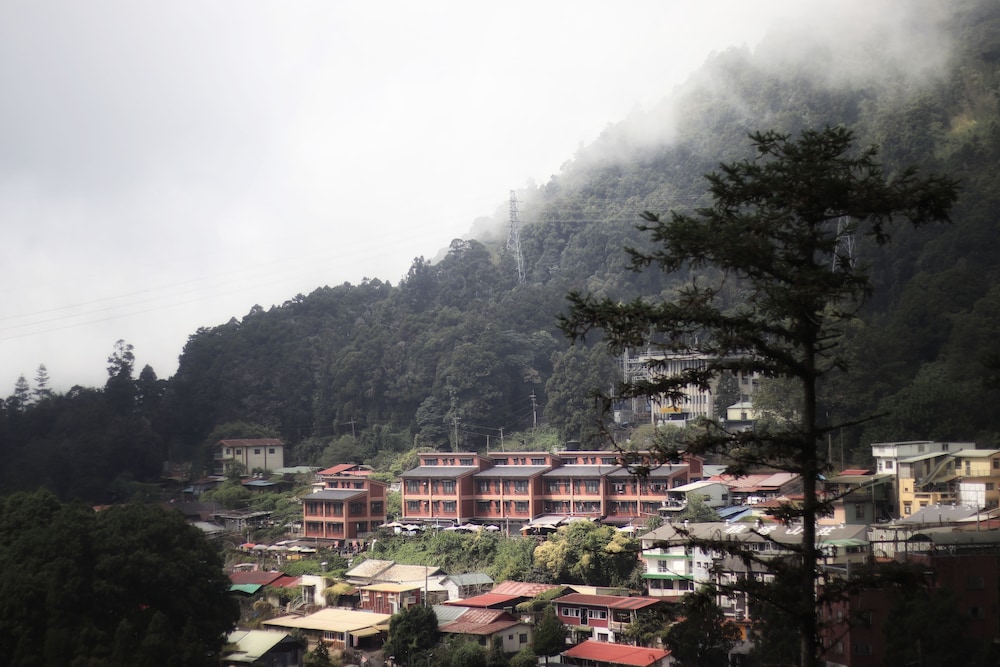 Fenchihu Hotel 23/25