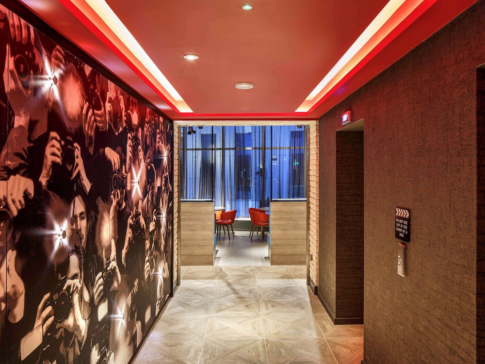 IBIS STYLES LONDON EALING 17/76