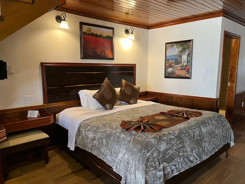 Family, Cabana, 1 King and 2 Double Beds