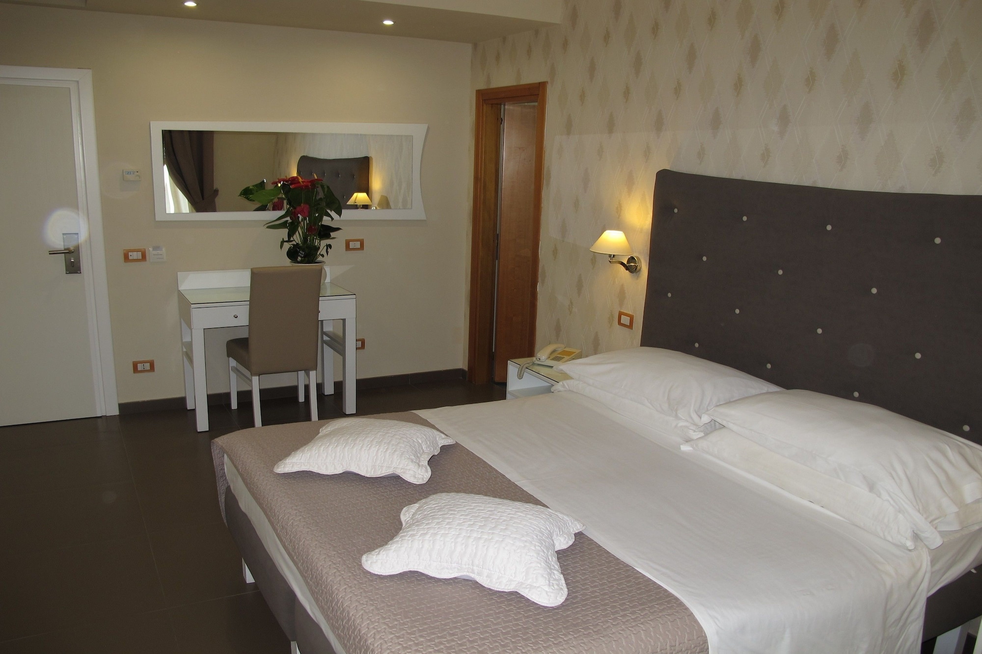 STANDARD, DOUBLE BED