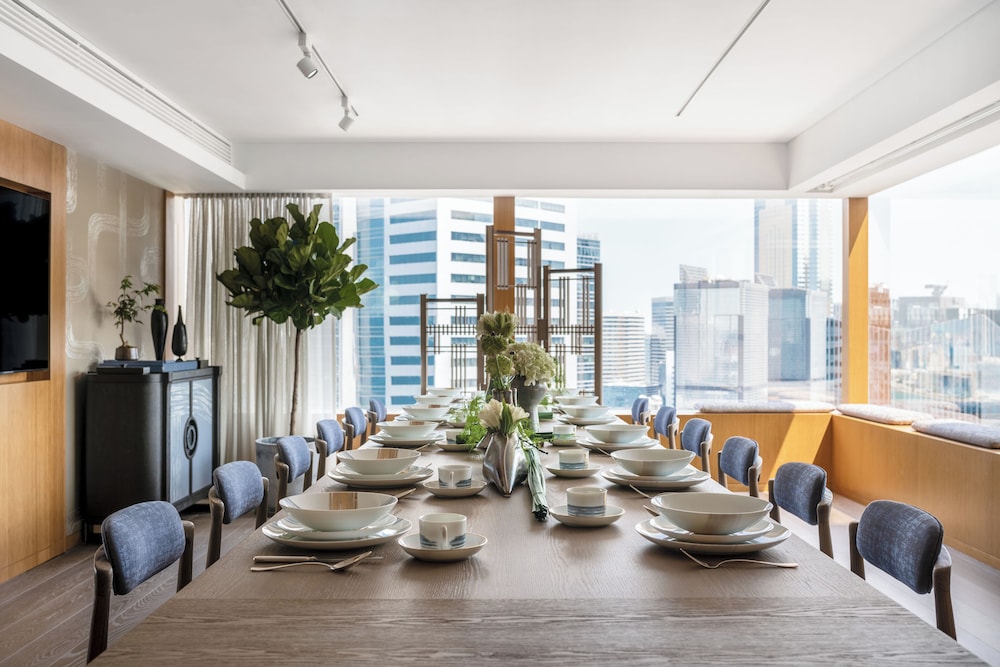 Upper House Hong Kong 35/65