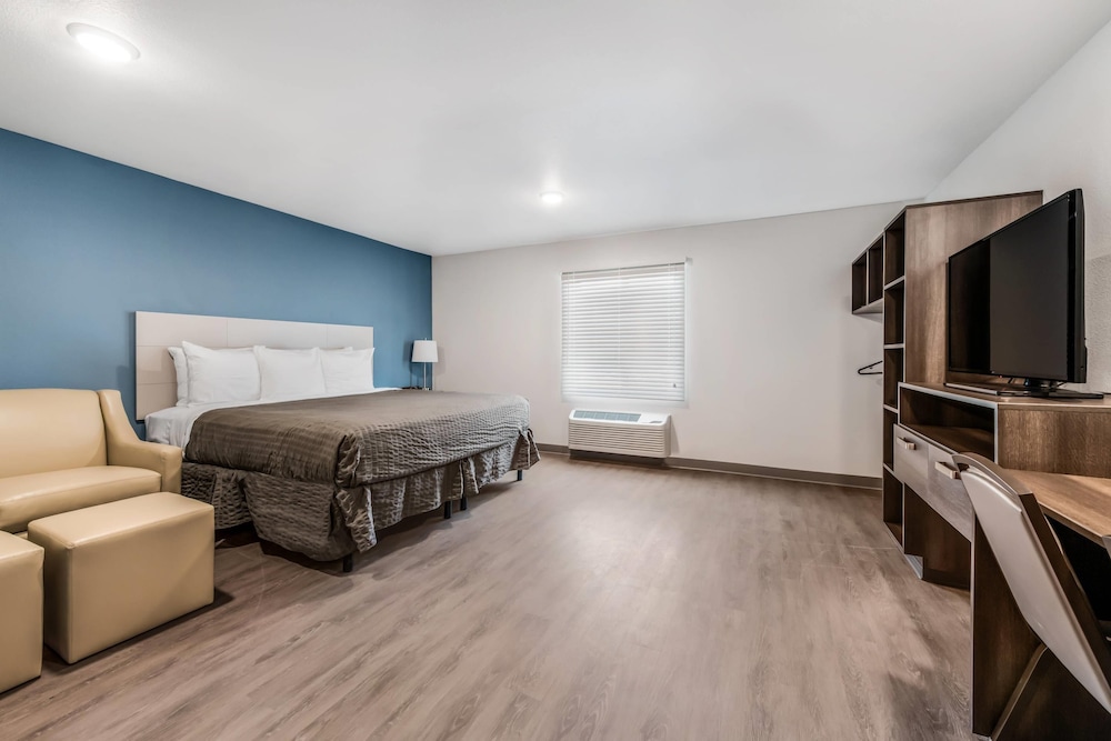 WoodSpring Suites Charlotte - University Research Park 25/50