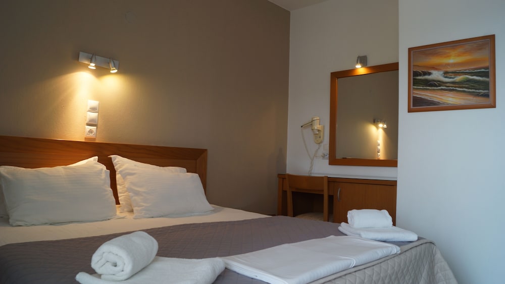 Sunset Hotel 22/69