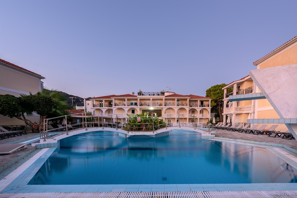 Porto Iliessa by GHH 41/43