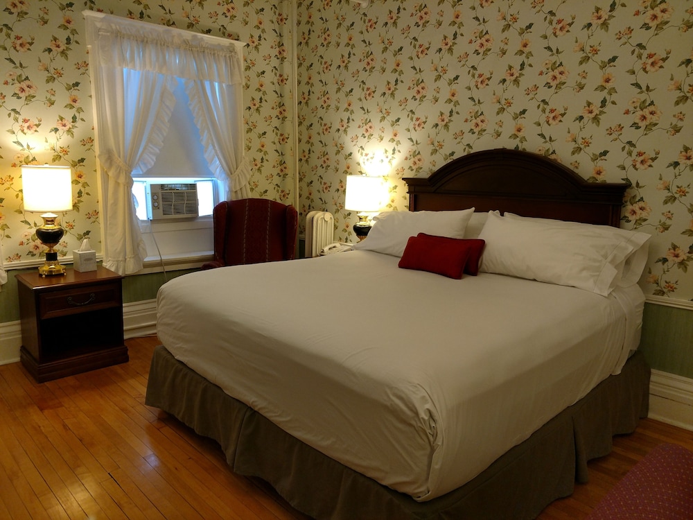 Thayers Inn 34/68