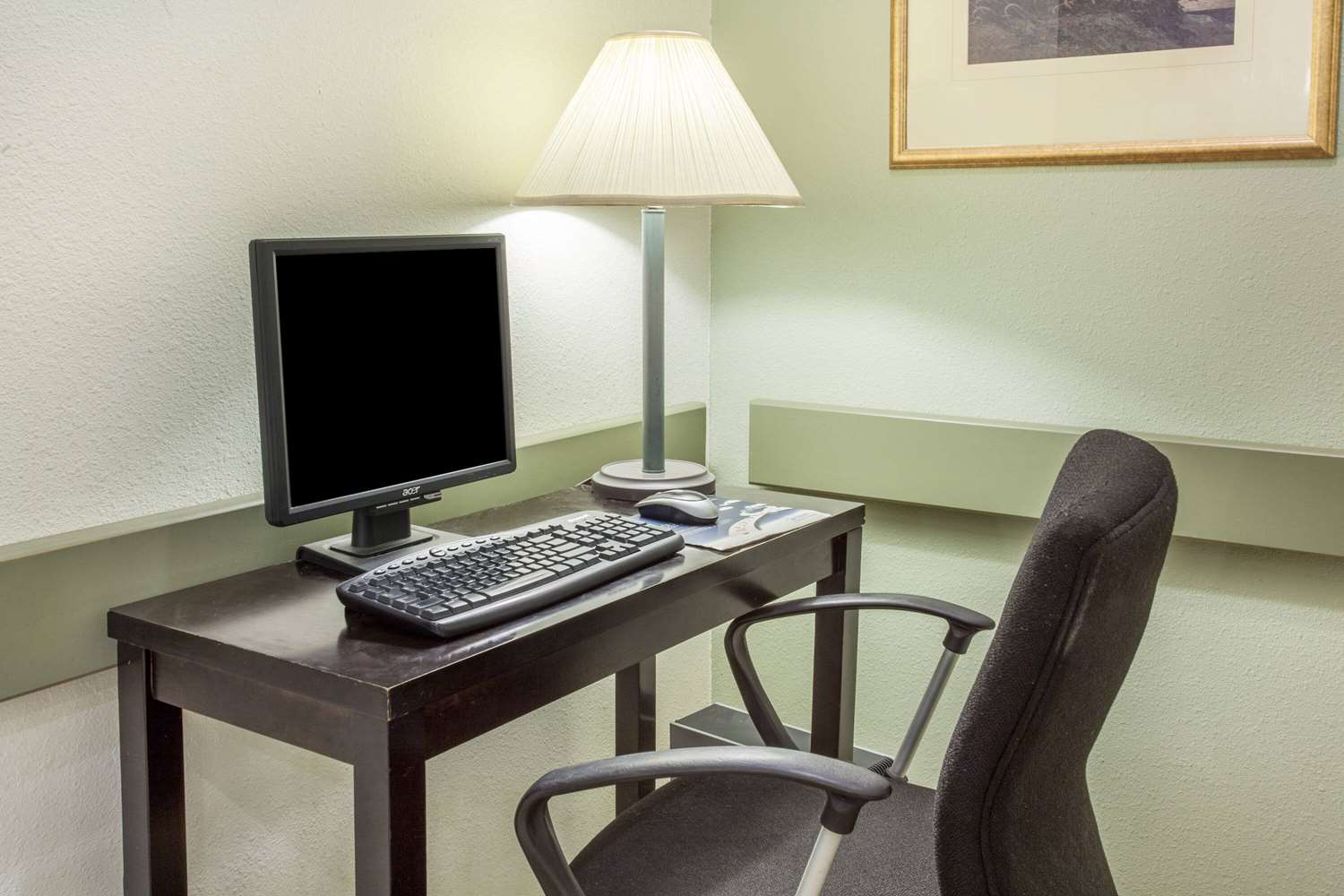 Super 8 By Wyndham Truro Ns 21/26
