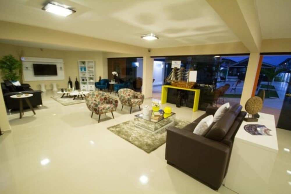 Croa Mares Hotel 47/60