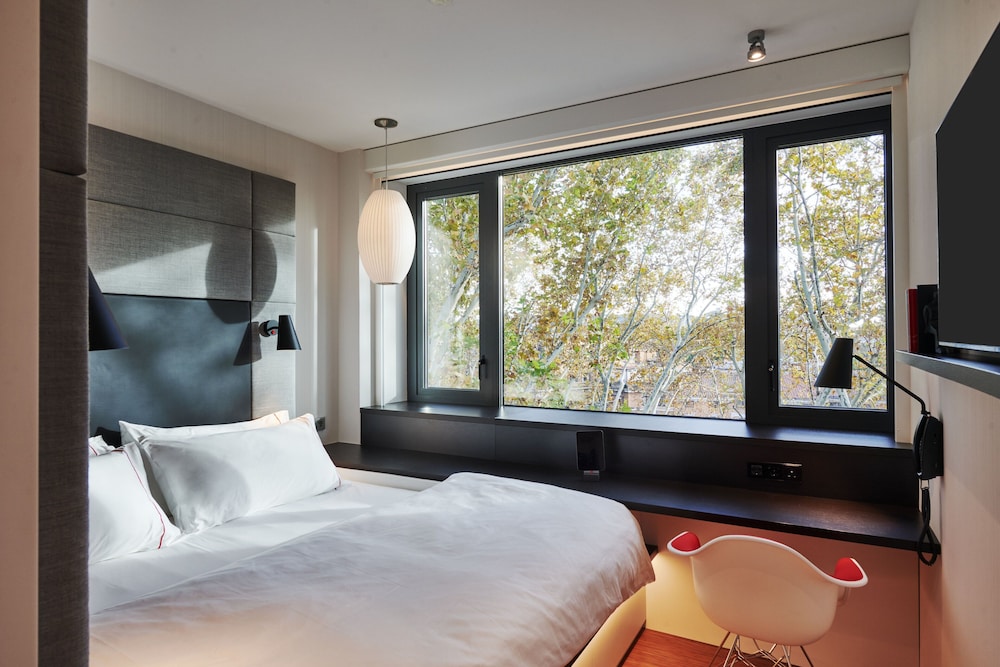 ROOM, SINGLE, DOUBLE BED