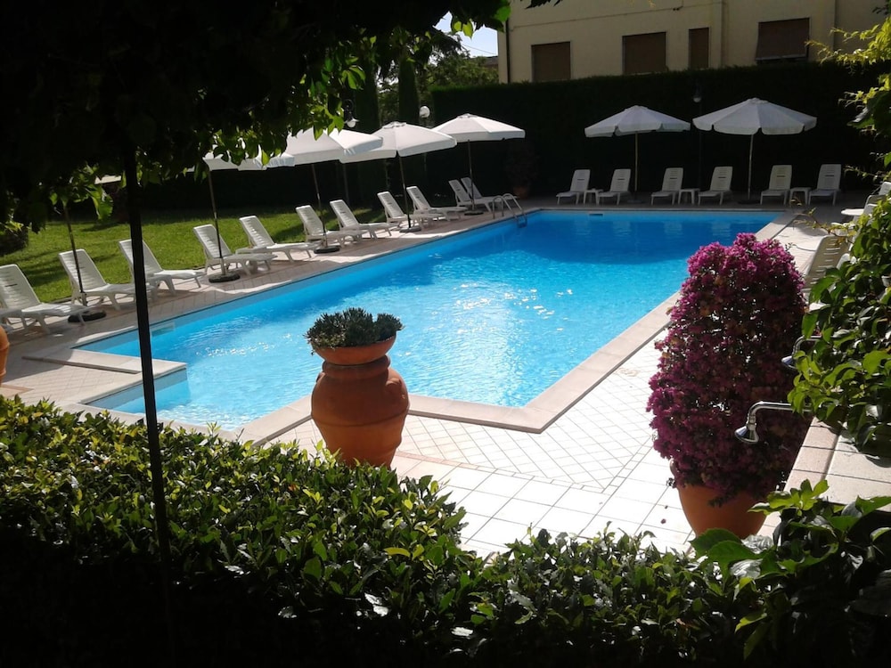 Albergo Roma 36/39