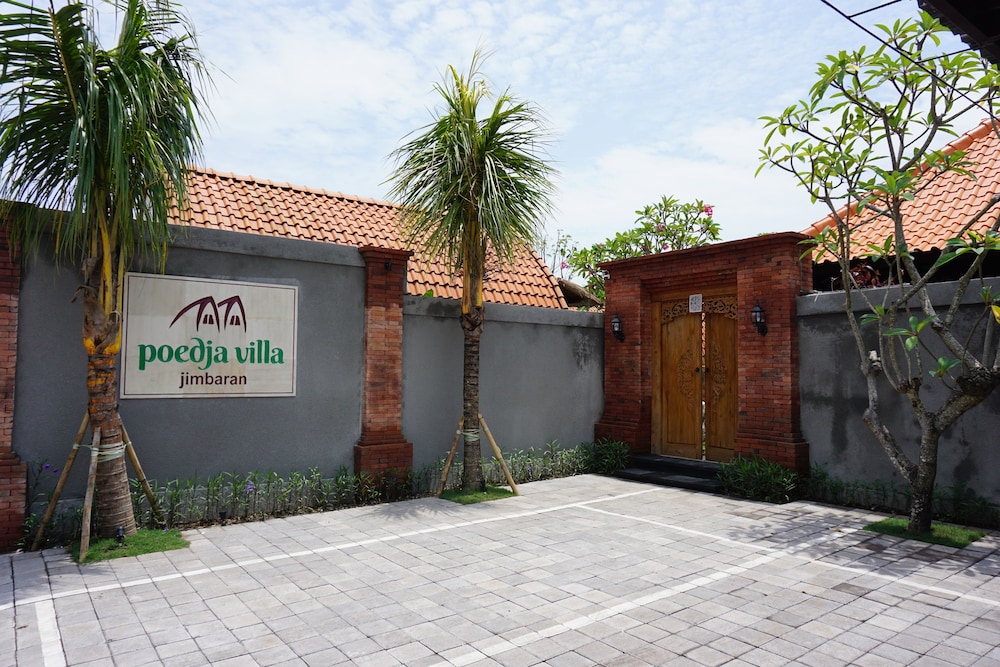 Poedja Villa Jimbaran 12/17
