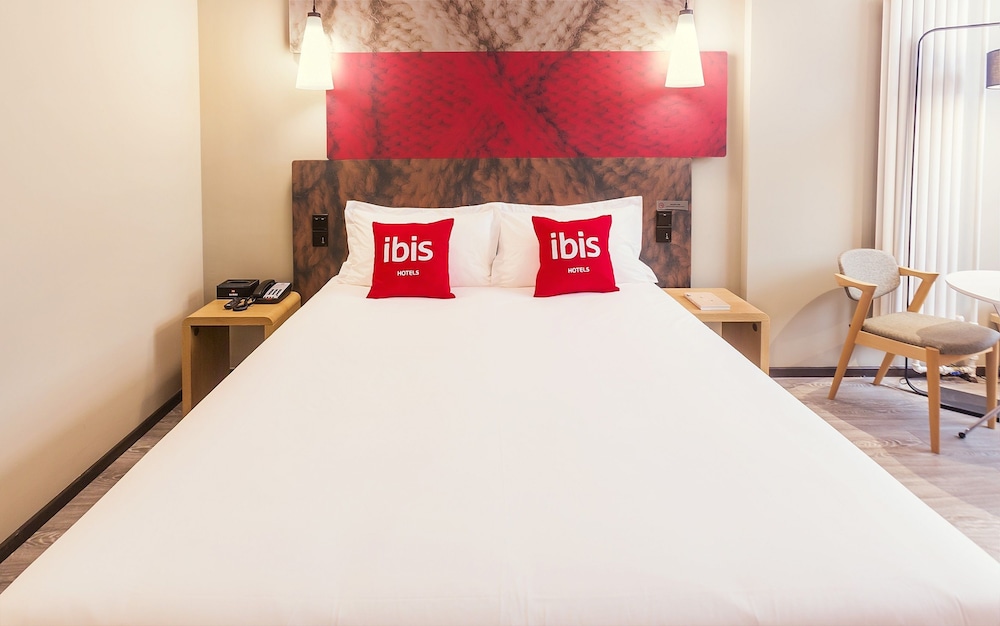 Ibis Zhengzhou Longhai Road 12/41