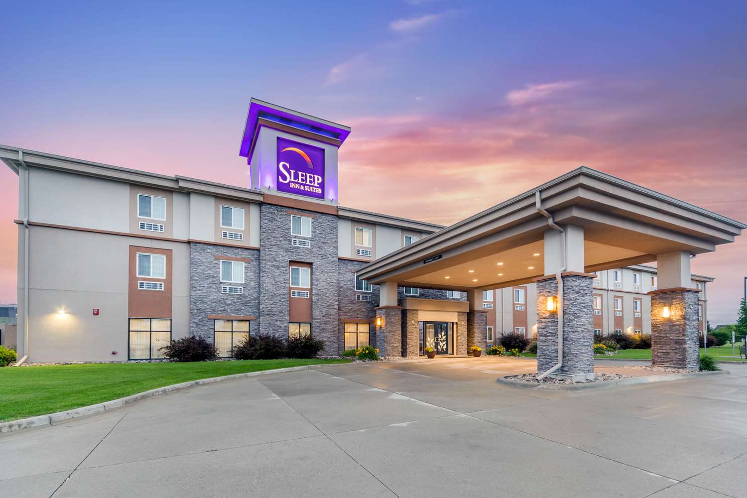 Sleep Inn And Suites Grand Forks Alerus Center 11/13