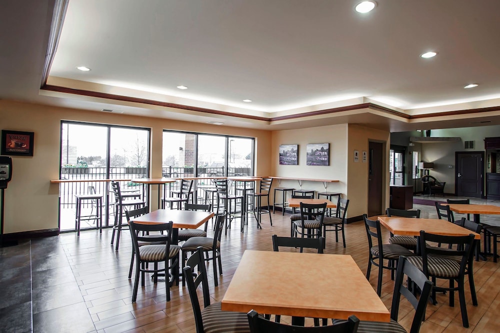 Comfort Suites Elgin Northwest 36/48