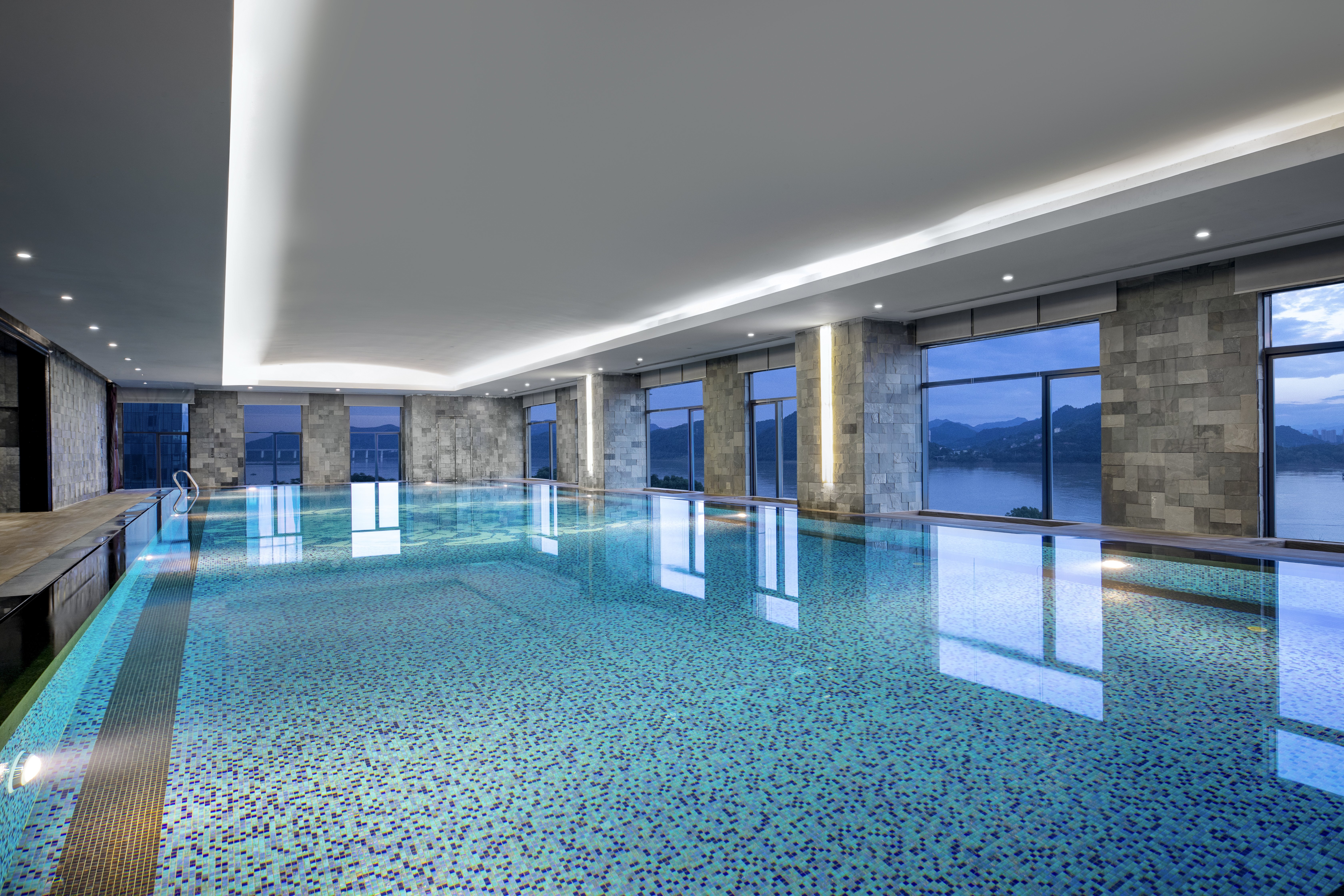 CROWNE PLAZA YICHANG 20/50