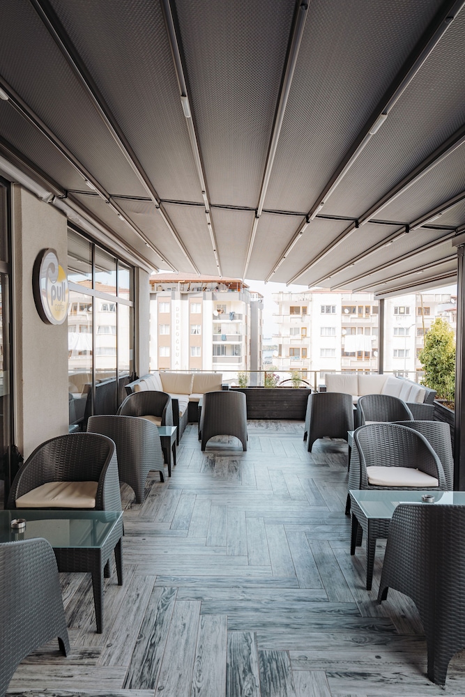 Empula Hotel & Residences 36/50