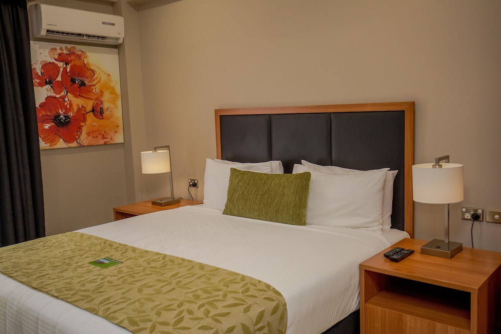 Ela Beach Hotel And Apartments 14/32