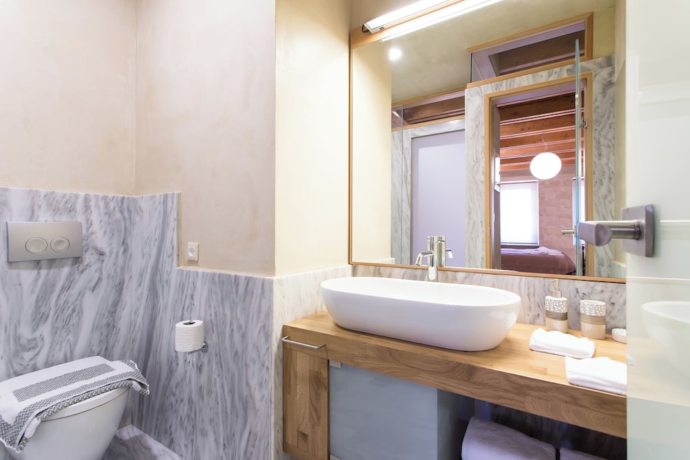 Polixenys Suites 39/46