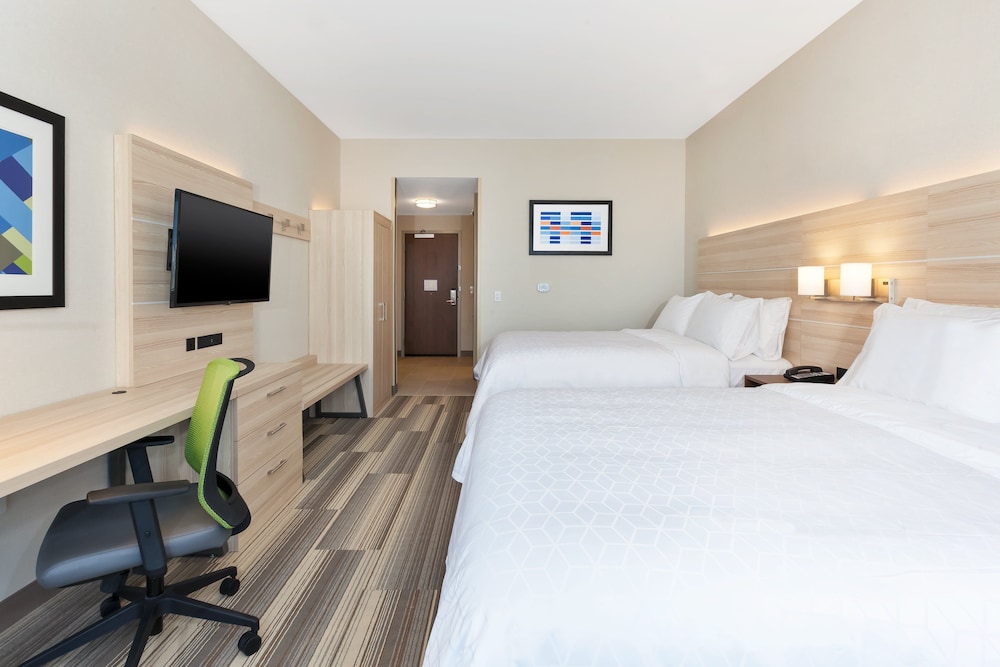 Holiday Inn Express Suites Grand Rapids Airport South 13/39