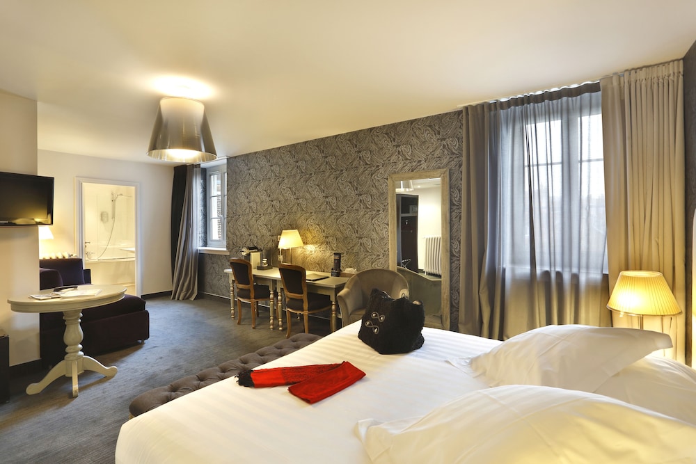 Hotel De Paris 44/57