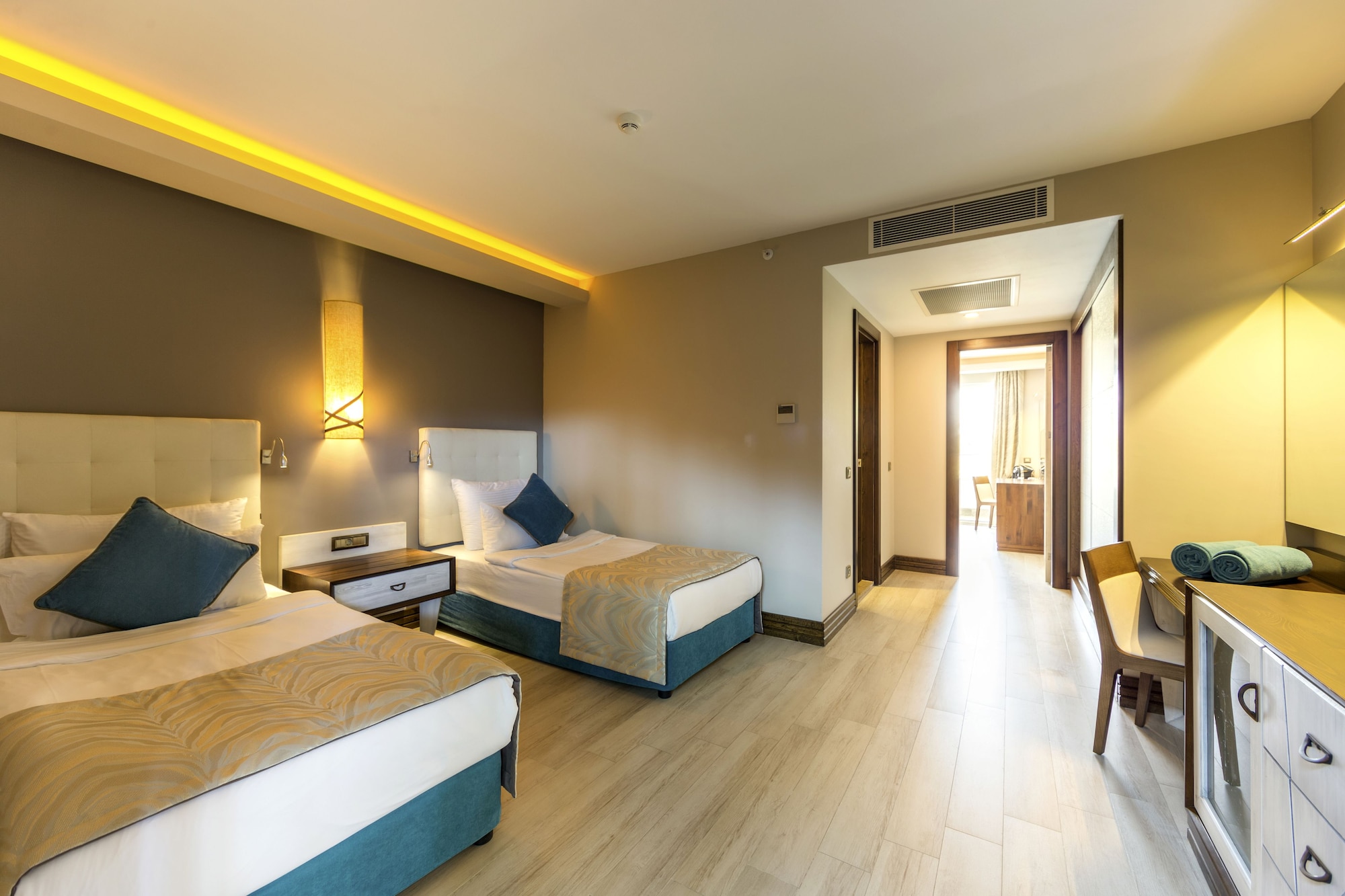 SUITE, MAIN BUILDING