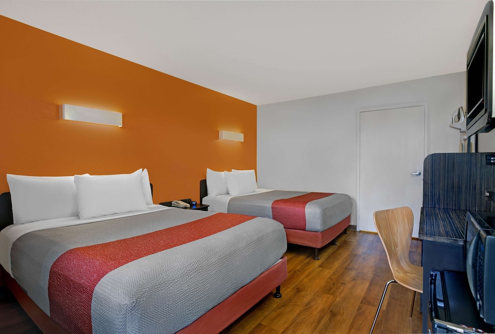 Motel6 Marina, CA - Monterey 30/58