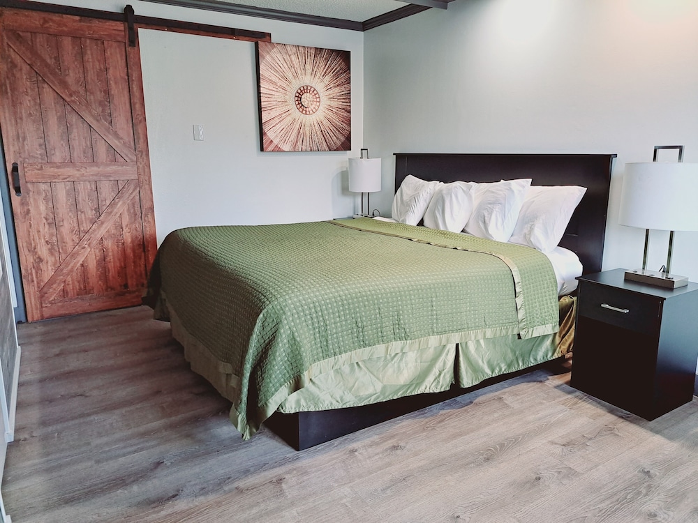 STANDARD, KING BED