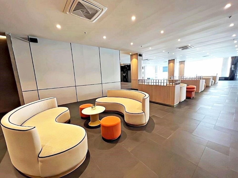 The Srivaree Airport Hotel 35/50