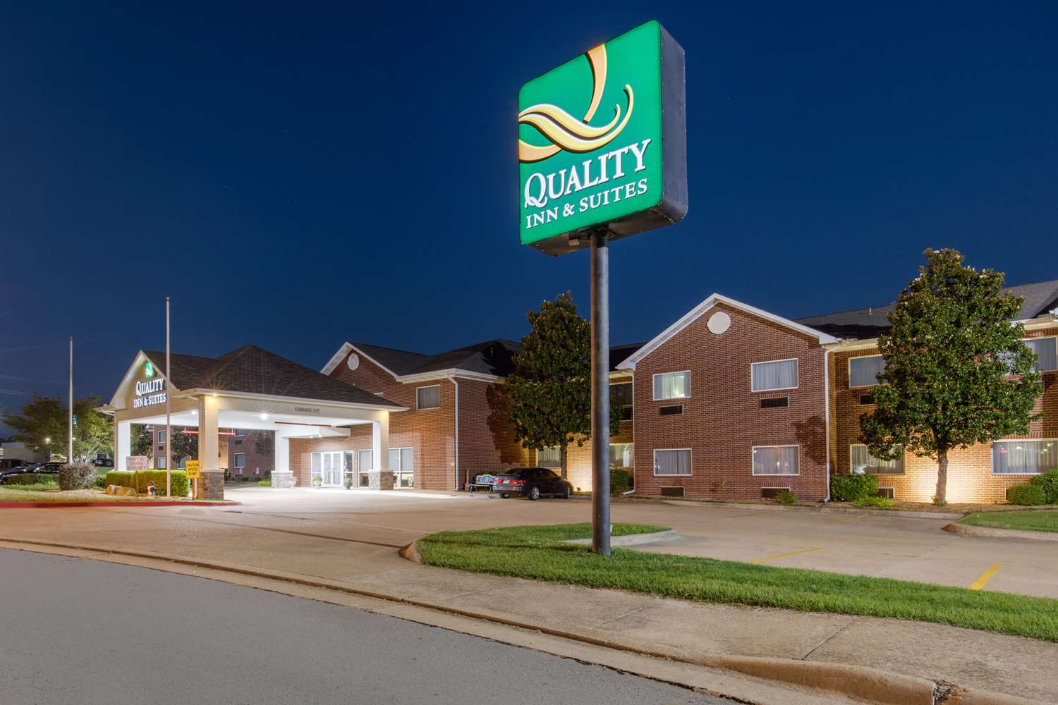 Quality Inn & Suites Mountain Home North 2/34